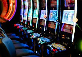 emon77 Free Fire esports betting interface showing game information and tournament bracket